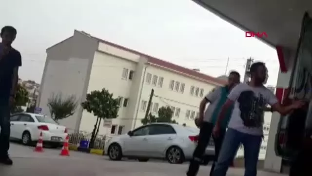 KOCAELİ İşten çıkartıldığı fabrikaya ateş etti 2 yaralı KOCAELİ İşten çıkartıldığı fabrikaya ateş etti 2 yaralı