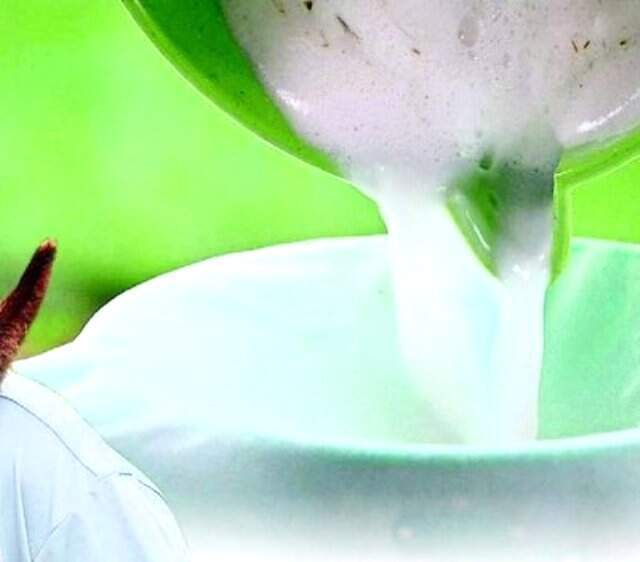 Kurduğu eşek çiftliğinde para basıyor