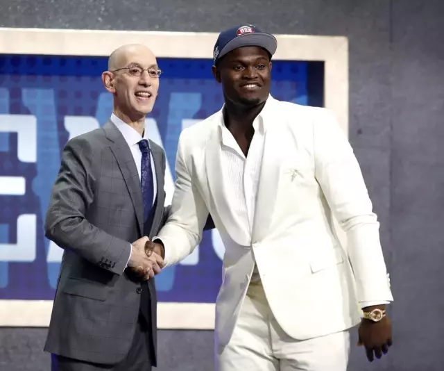 NBA Draftı'nda Pelicans, ilk sıradan Zion Williamson'ı seçti NBA Draftı'nda Pelicans, ilk sıradan Zion Williamson'ı seçti