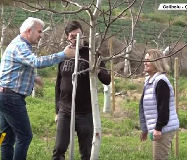 Oyunculuğa ara veren Burak Hakkı, traktörün koltuğuna oturdu