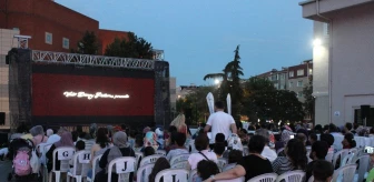 Zeytinburnu'nda açık havada sinema keyfi