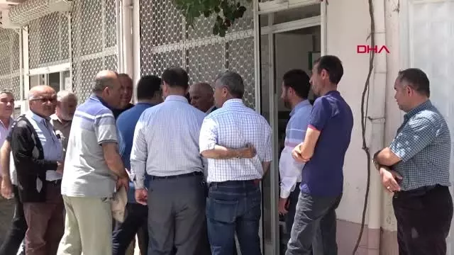 AFYONKARAHİSAR Nişanda havaya ateş açılması sonucu yaşamını yitiren 2 kişi toprağa verildi