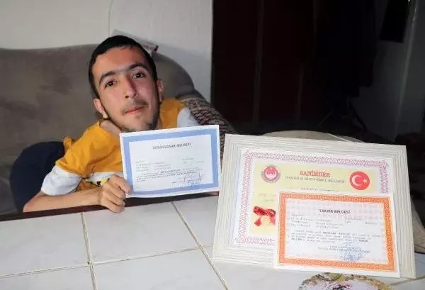 Bedensel engelli Abdullah'ın hedefi bilgisayar mühendisliği Bedensel engelli Abdullah'ın hedefi bilgisayar mühendisliği