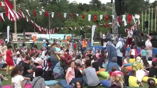 Beykoz'da Yaz Şenliği neşe saçıyor Beykoz'da Yaz Şenliği neşe saçıyor