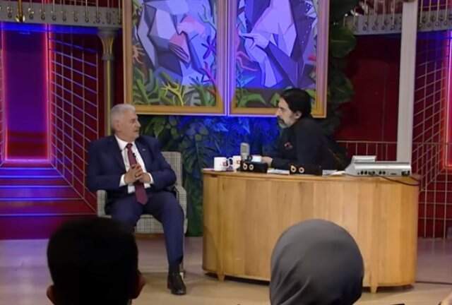 Binali Yıldırım'ın 'Size gülmek çok yakışıyor' diyen Okan Bayülgen'e verdiği yanıt stüdyoyu kahkahaya boğdu