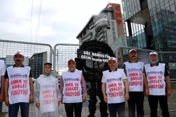Bolu'dan Ankara'ya yürüyen işçilerden CHP'ye siyah çelenk