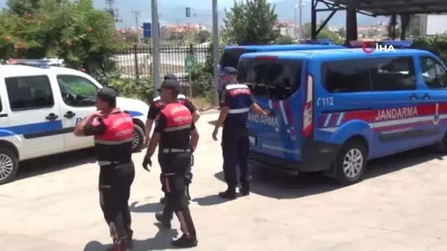 Fethiye'de tartıştığı kişiyi bıçakla öldüren zanlı tutuklandı Fethiye'de tartıştığı kişiyi bıçakla öldüren zanlı tutuklandı