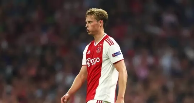 Frankie de Jong tatil videosuyla futbolseverleri kıskandırdı! Frankie de Jong tatil videosuyla futbolseverleri kıskandırdı!