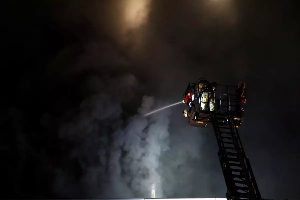 İstanbul'da fabrika yangını