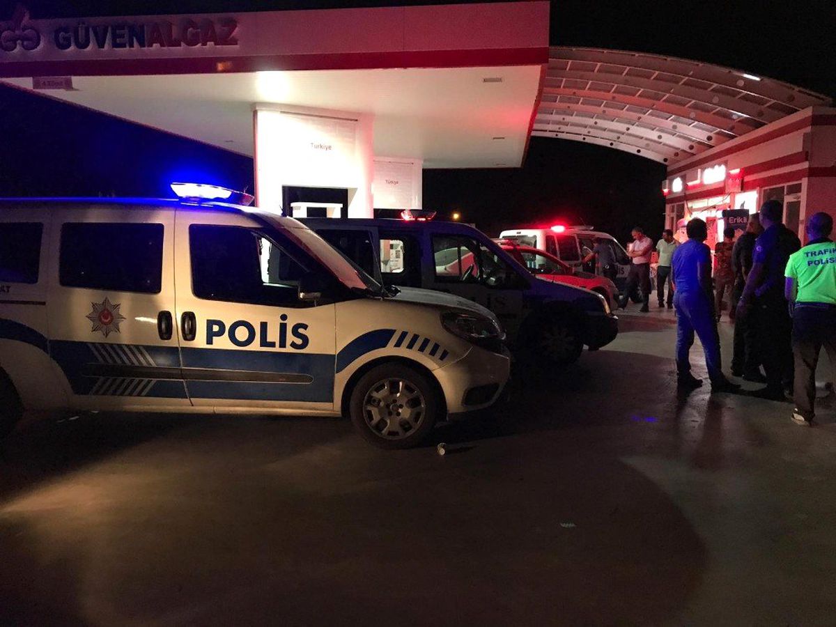 Kuşadası'nda otogaz istasyonuna silahlı 3 kişi saldırıda bulundu, 1 kişi yaralandı