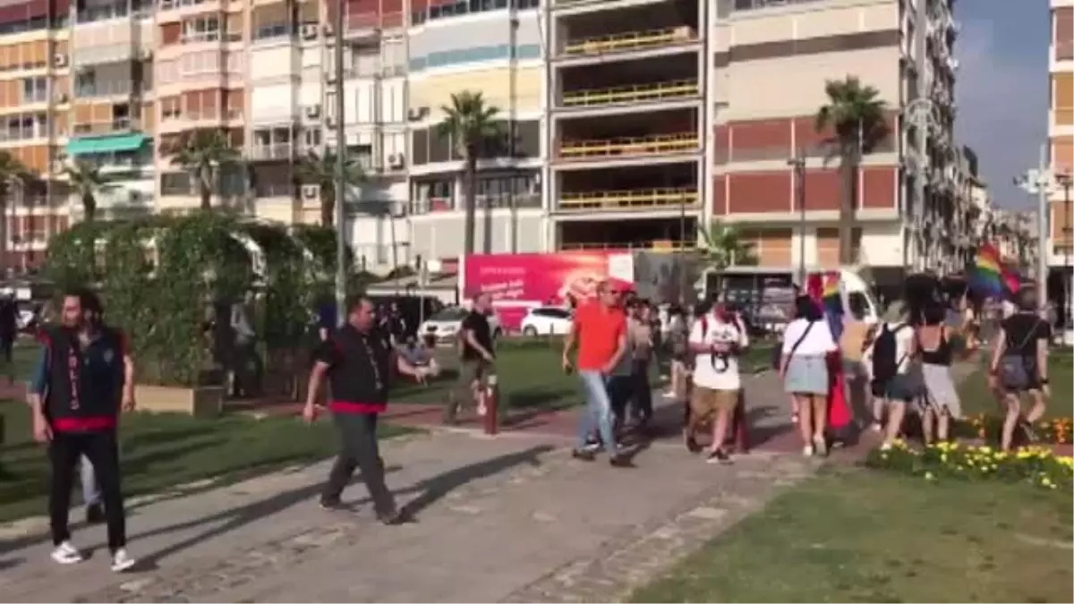 LGBTİ yürüyüşüne polis müdahalesi