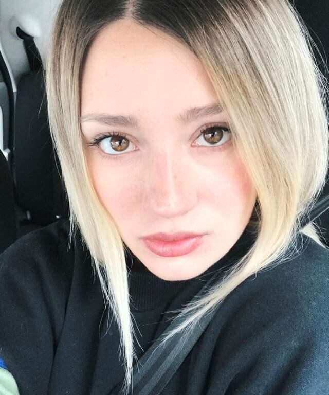 Oyuncu Gizem Karaca, köpeğinin bulunması için takipçilerinden yardım istedi