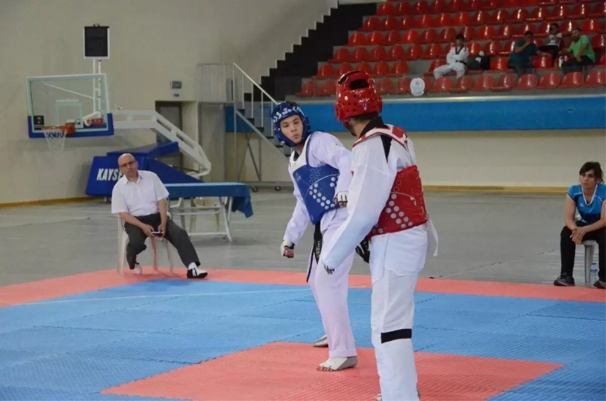 Taekwondo İl Birinciliği Başladı