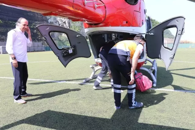 Tüp patlamasında yaralandı, hava ambulansı ile sevk edildi Tüp patlamasında yaralandı, hava ambulansı ile sevk edildi