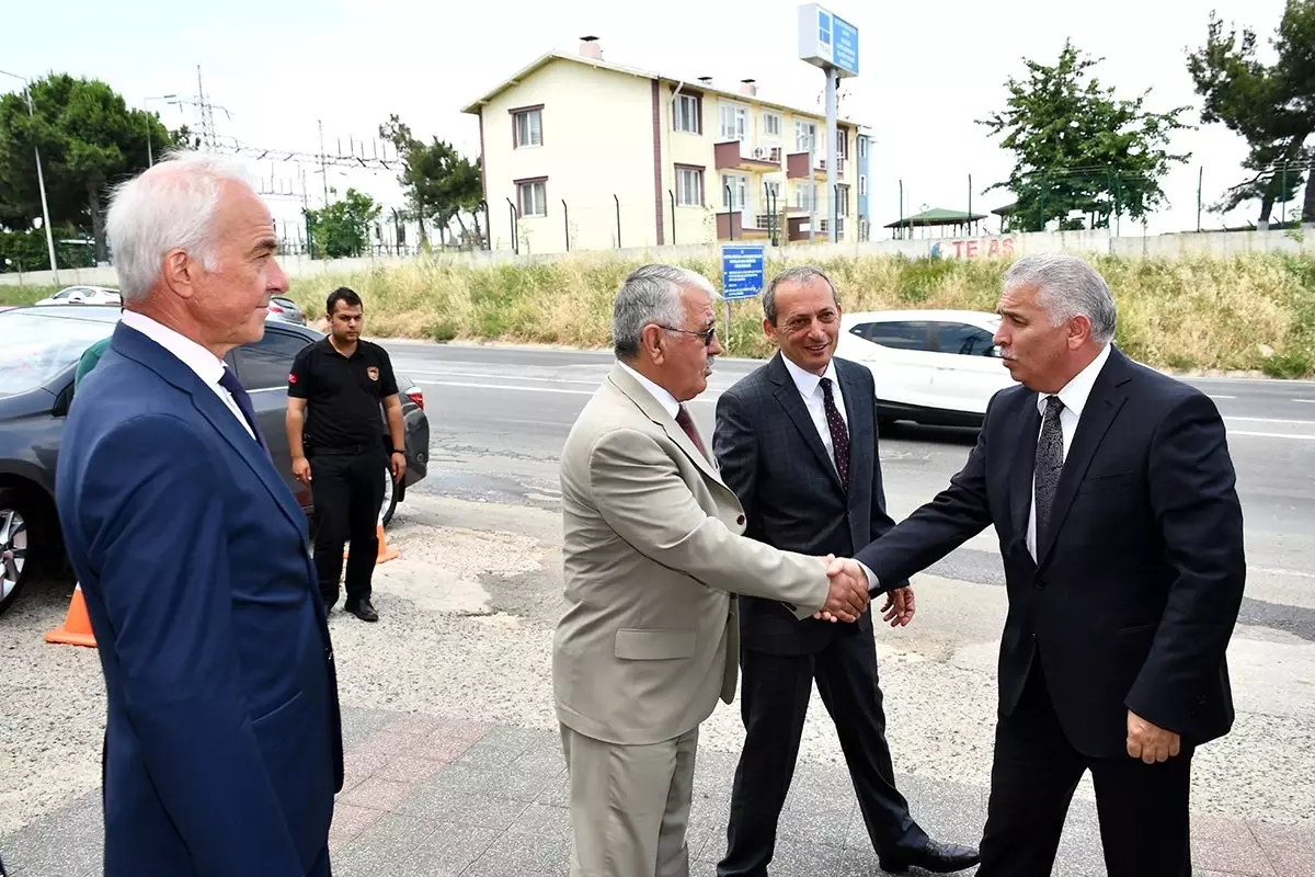 Vali Yıldırım'dan ziyaretler