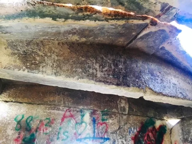 2500 yıllık anıt mezar, vandalizm duvarına döndü 2500 yıllık anıt mezar, vandalizm duvarına döndü