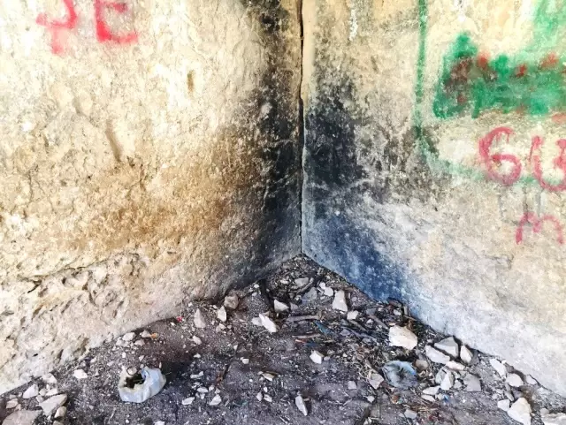 2500 yıllık anıt mezar, vandalizm duvarına döndü 2500 yıllık anıt mezar, vandalizm duvarına döndü
