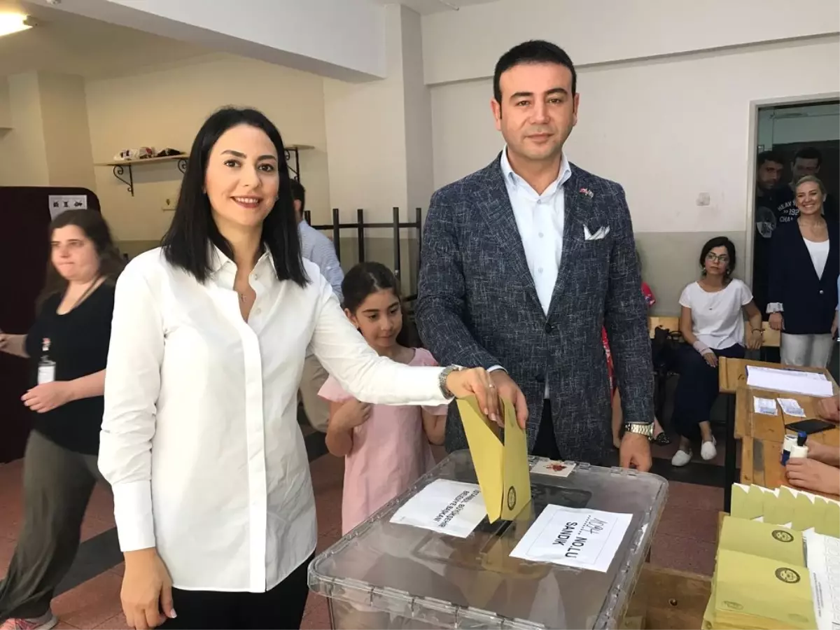 Beşiktaş Belediye Başkanı Akpolat, oyunu kullandı