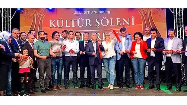 Binlerce Türk ve Alman, Kültür Şöleni'nde buluştu Binlerce Türk ve Alman, Kültür Şöleni'nde buluştu