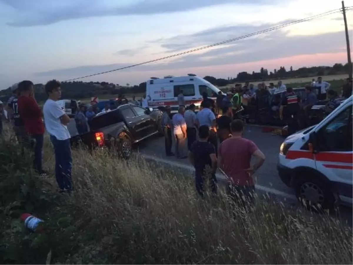 Çanakkale'de iki ticari araç çarpıştı: 1 ölü, 7 yaralı