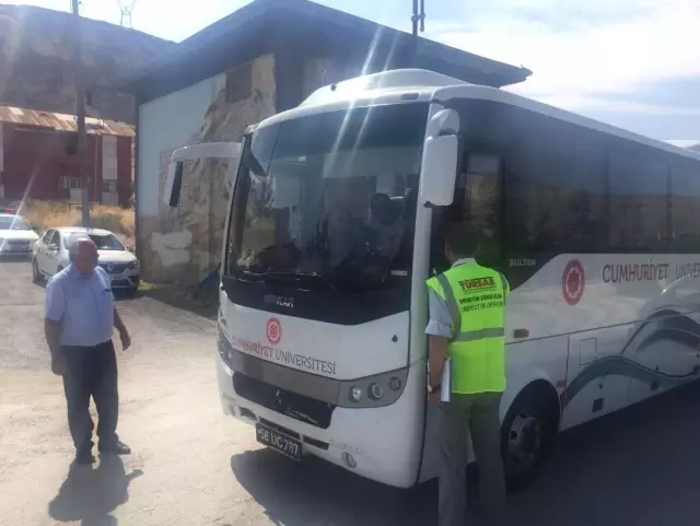 Darende'de kaçak tur denetimi
