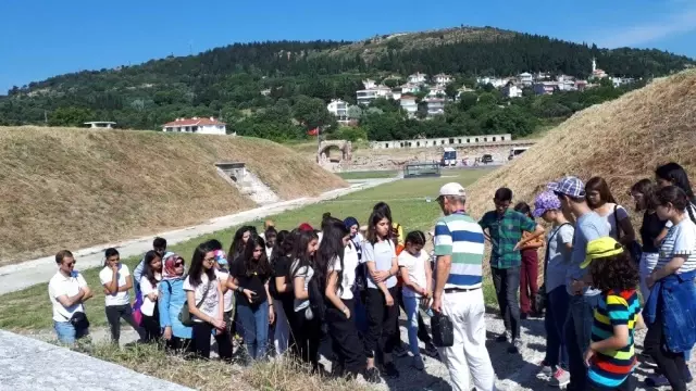 Eğirdir'de başarılı öğrencilere Çanakkale gezisi ödülü