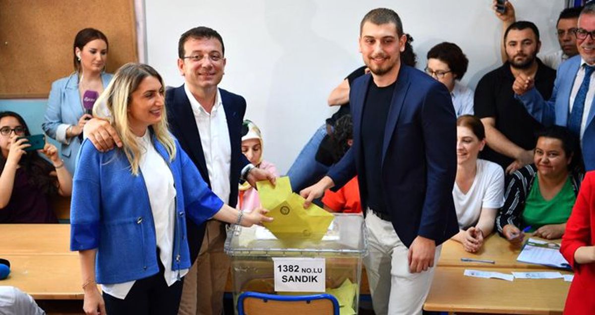 Ekrem İmamoğlu oy kullandığı sandıktan birinci çıktı
