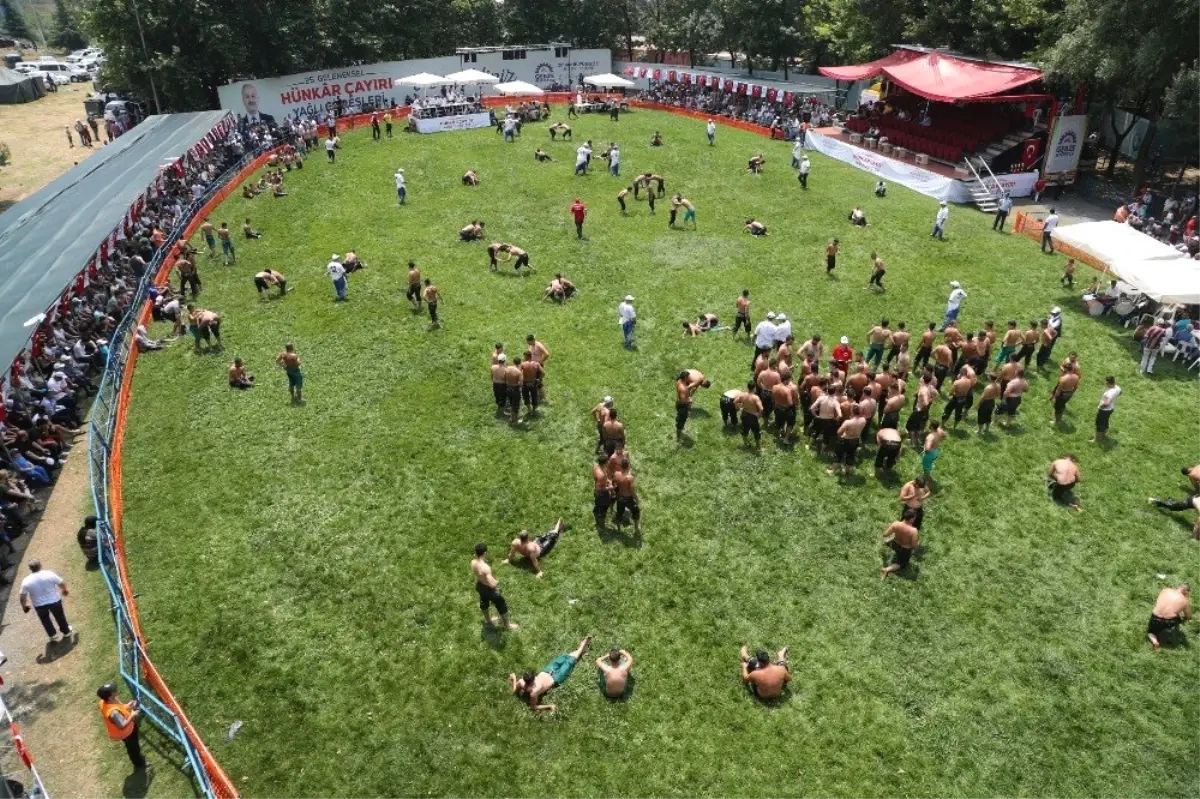 Hünkar Çayırı'nda pehlivanlar geçidi