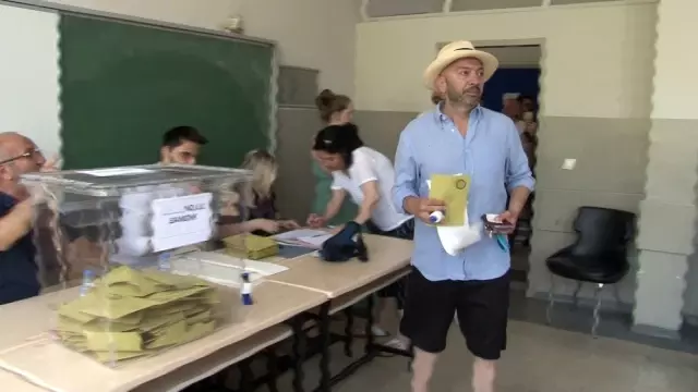 Ünlü komedyen Ceyhun Yılmaz oyunu kullandı Ünlü komedyen Ceyhun Yılmaz oyunu kullandı