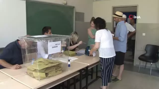 Ünlü komedyen Ceyhun Yılmaz, oyunu kullandı Ünlü komedyen Ceyhun Yılmaz, oyunu kullandı