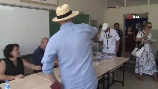 Ünlü komedyen Ceyhun Yılmaz, oyunu kullandı Ünlü komedyen Ceyhun Yılmaz, oyunu kullandı