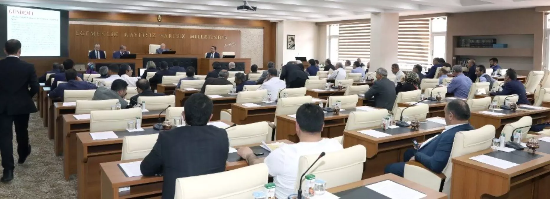 Büyükşehir Meclisi'nde hizmet vurgusu