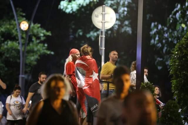 Ekrem İmamoğlu'nu Beylikdüzü'nde on binlerce vatandaş karşıladı!