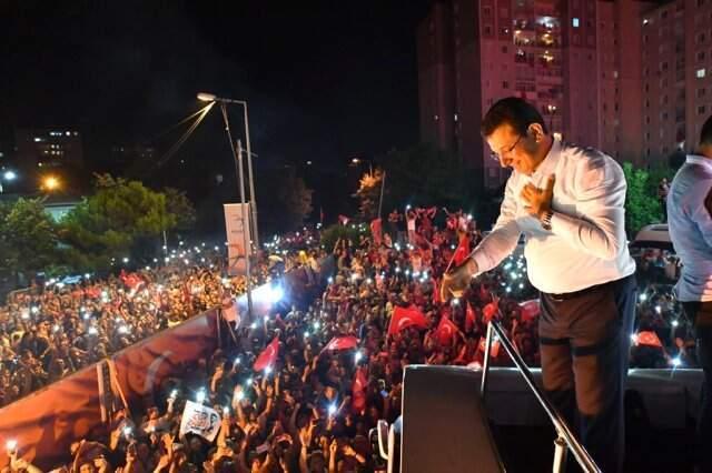 Ekrem İmamoğlu'nu Beylikdüzü'nde on binlerce vatandaş karşıladı!