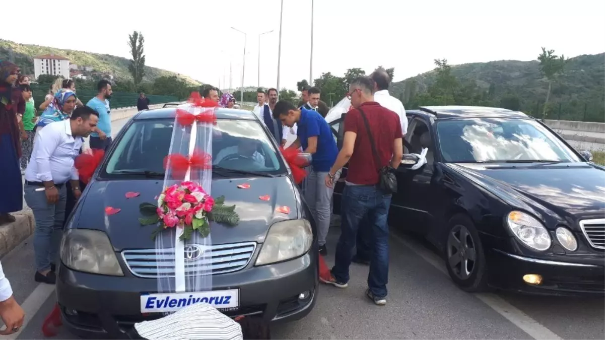 En mutlu günlerinde yolda kaldılar