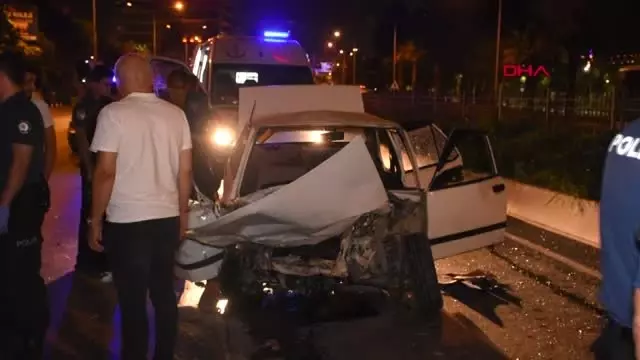 POLİSİN 'DUR' İHTARINA UYMADI, TAKSİ İLE ÇAPIŞTI 2 YARALI