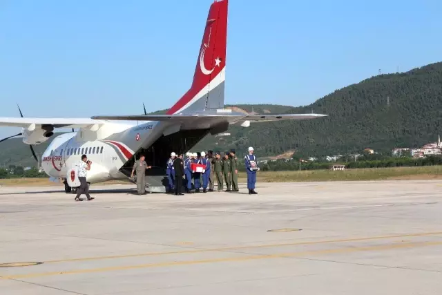 Şehit asker Yalova'da törenle karşılandı Şehit asker Yalova'da törenle karşılandı