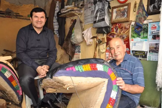 87 yaşındaki 70 yıllık semerci ustasına kaymakamdan vefa