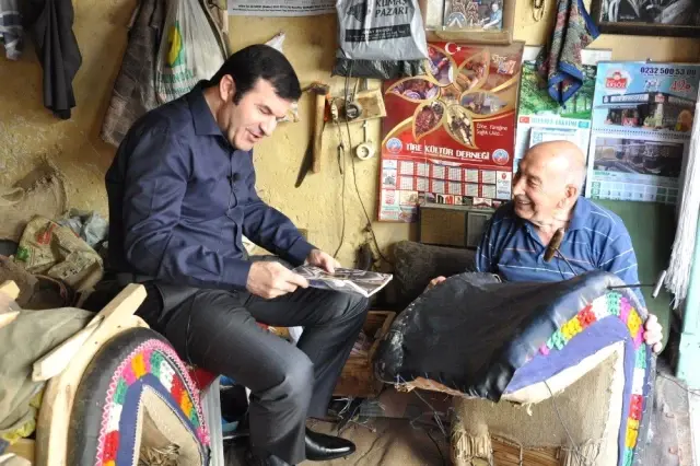 87 yaşındaki 70 yıllık semerci ustasına kaymakamdan vefa 87 yaşındaki 70 yıllık semerci ustasına kaymakamdan vefa