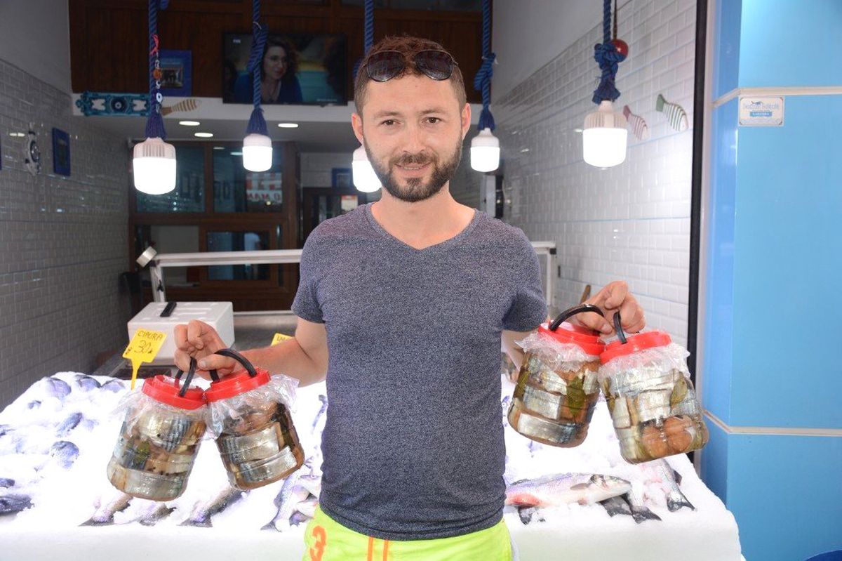 Palamut lakerdalarının kavanozu 130 liradan satılıyor
