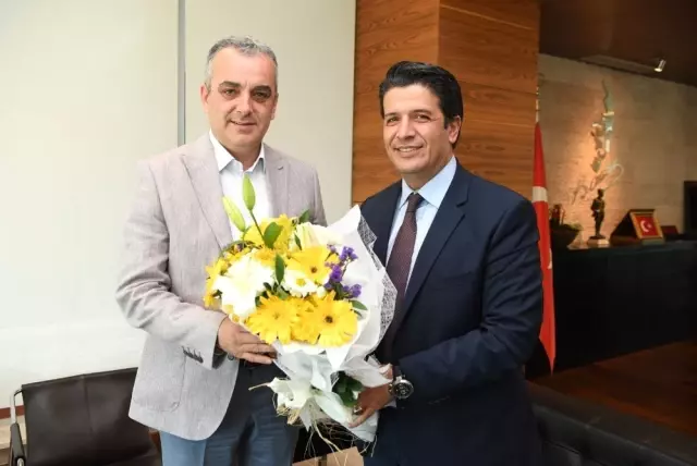 Başkan Semih Esen, Turgay Genç'i ağırladı.