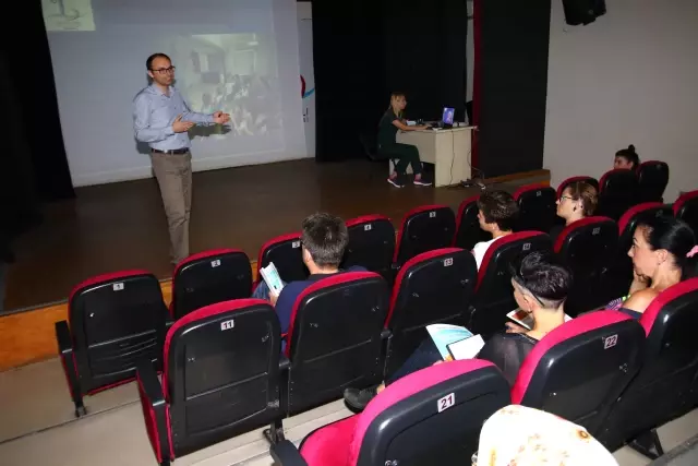 Bayraklı'da hayvanseverlere 'görevli' belgesi