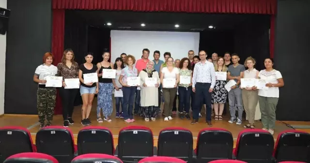 Bayraklı'da hayvanseverlere 'görevli belgesi'