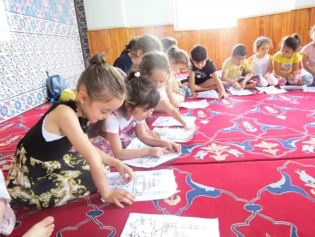 Camiler çocuk sesleriyle şenlendi