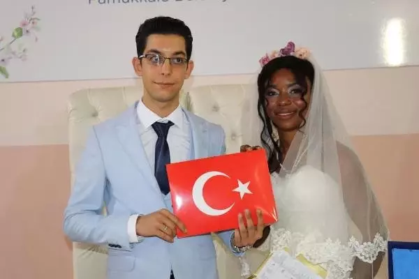 Denizli'ye Fildişi Sahili'nden gelin geldi
