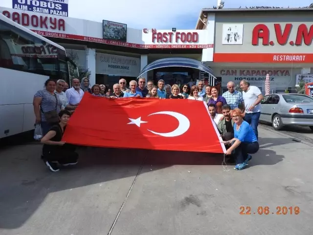 Dr. Sema Karaoğlu, 'Anıtkabir'de 3. İmza Platformu-Kayseri Tuzla'da ilgiyle karşılandı' Dr. Sema Karaoğlu, 'Anıtkabir'de 3. İmza Platformu-Kayseri Tuzla'da ilgiyle karşılandı'