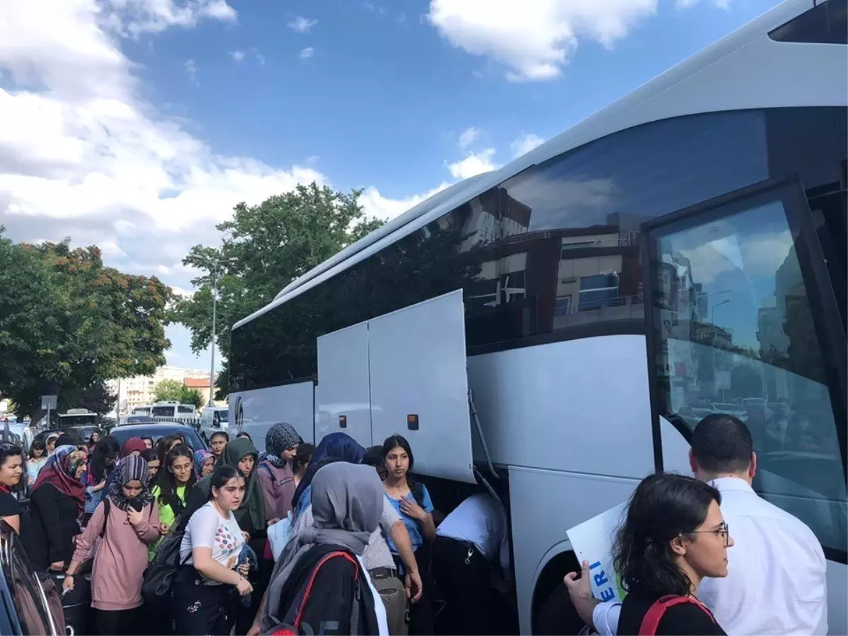 Gençlik kamplarında ilk kafile yola çıktı