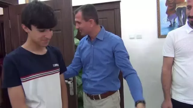 Midyat'ta LGS'de tam puan alan öğrenci altınla ödüllendirildi