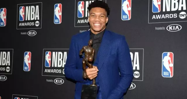 NBA'de sezonun MVP'si Giannis Antetokounmpo NBA'de sezonun MVP'si Giannis Antetokounmpo