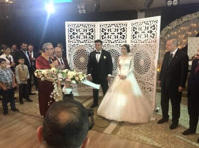 Recep Tayyip Erdoğan, Melih Gökçek ve Mansur Yavaş, Rıza Kayaalp'in düğününde bir araya geldi!